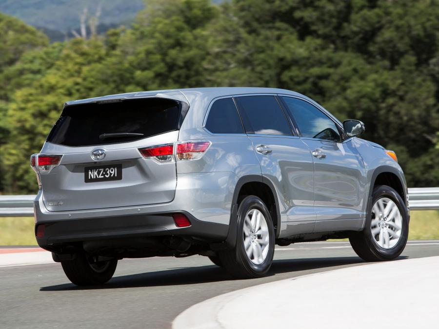  Toyota Kluger 2014 года  (фото 12 из 23)